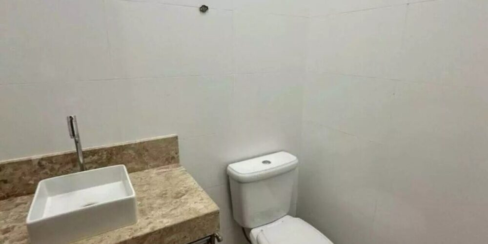 4598d26a2b0542e02a208712