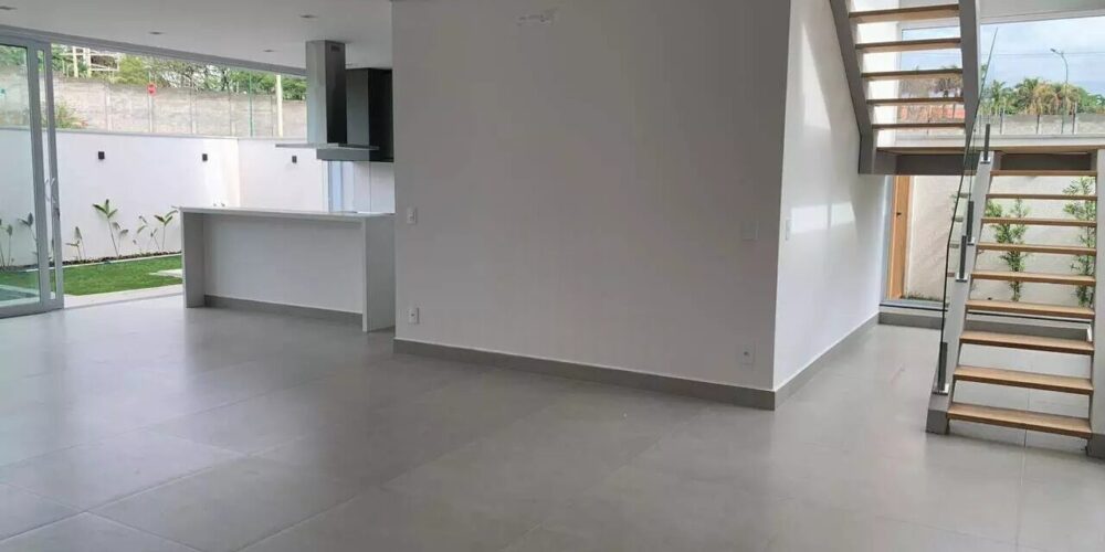 52e594fa05a72a976879d52a