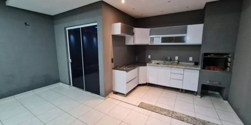 6f6989c8a82e7c376de295bd