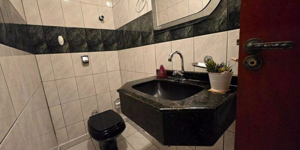 94f918b57a66c46f28f054d5