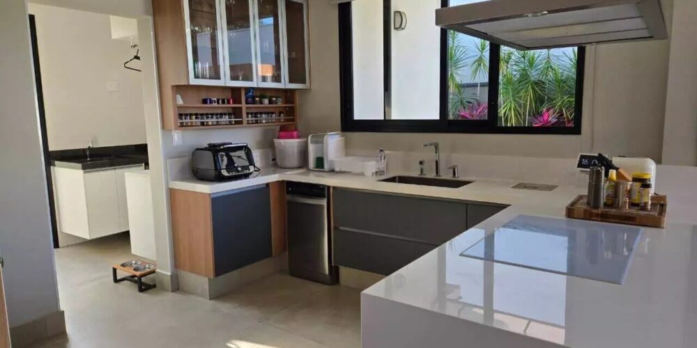 bf5bade3dce659ed7cf9ba15