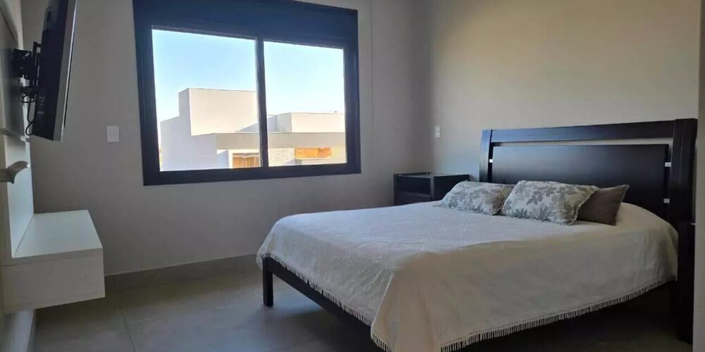 c77a58867a19a8bd5a904899