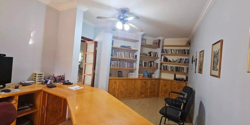 ce18f7ba5e4d580297d50049