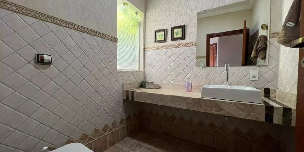 ddbfc585f600406eb50e2137