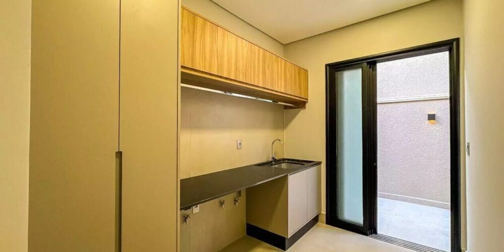 fe1784f093f8bb8e73f230f5